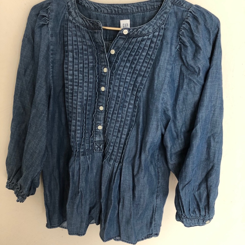 Gap small denim/chambray blouse